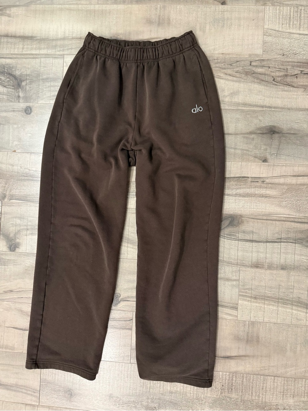 SOLD ON M E R C Alo SET espresso wide leg pants and hoodie - Picture 5 of 7